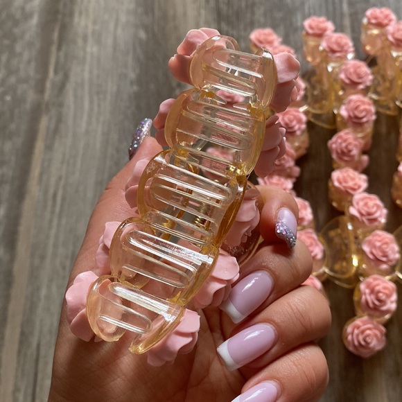 Trendy Claw Clips - Picture 3 of 5